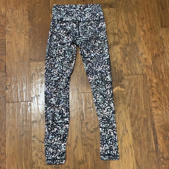 Lululemon leggings - Picture 2 of 5